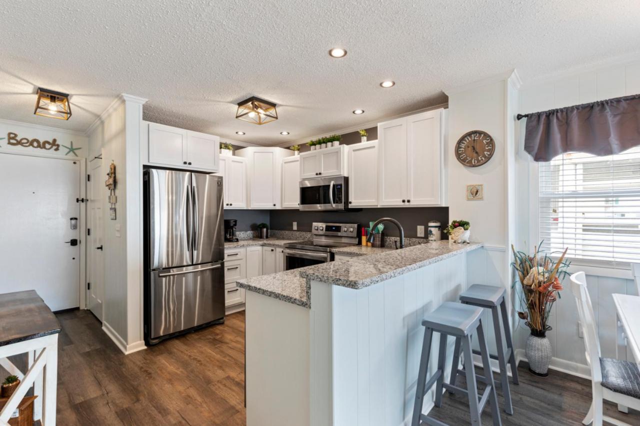 Bright And Sunny Condo With Stunning Oceanfront Миртъл Бийч Екстериор снимка